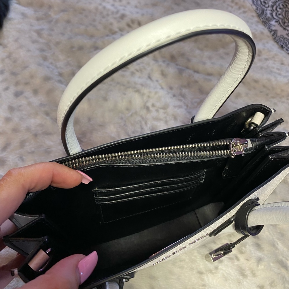 Michael Kors Mercer mini bag - Picture 8 of 8